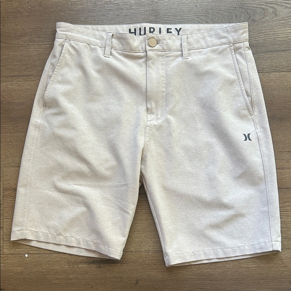 Hurley Men's Light Tan Hybrid Shorts ! Size 32 - Picture 1 of 5